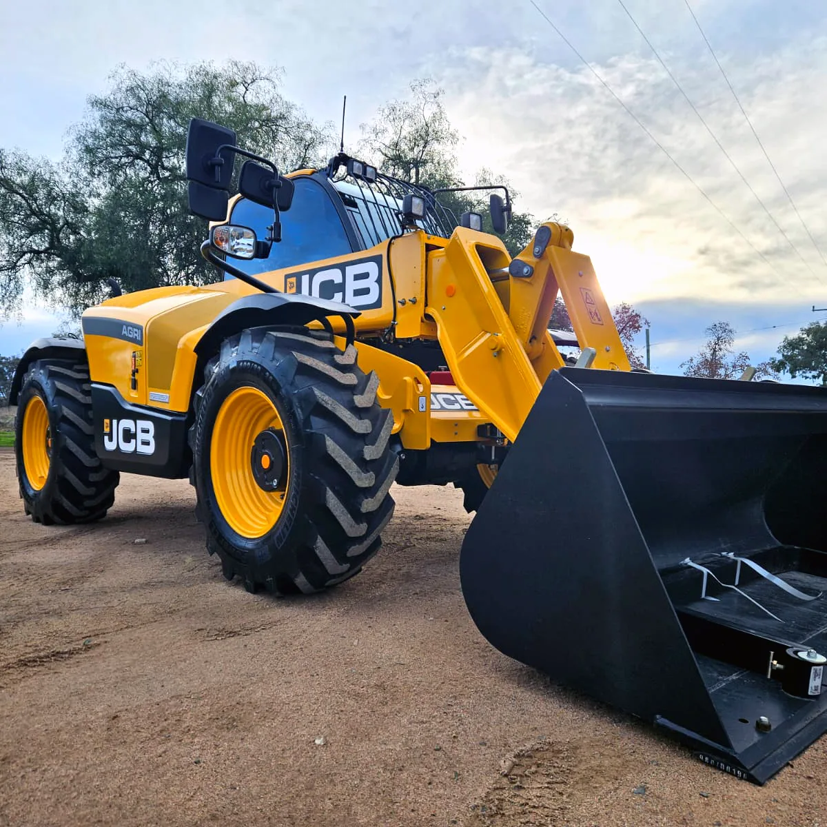 jcb-roylances-tractor-replacements_A