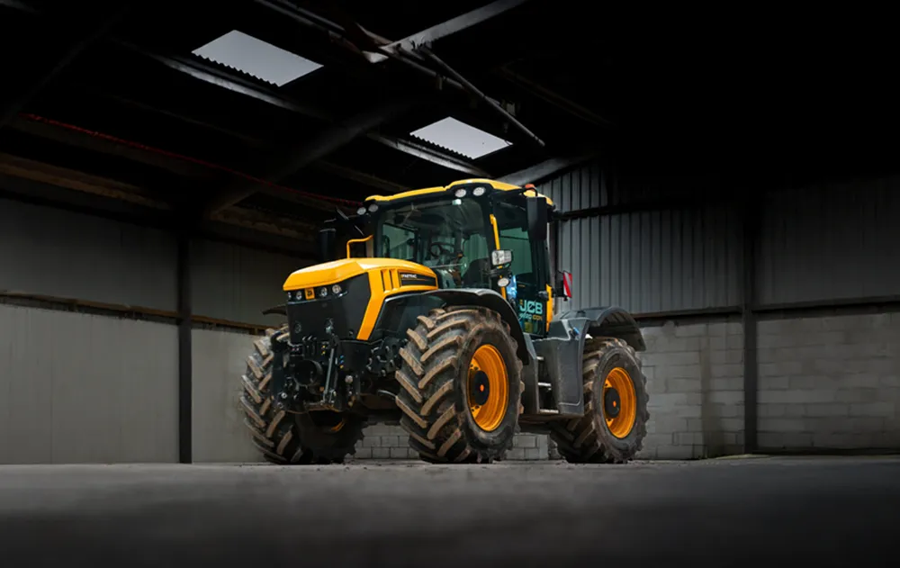 JCB Fastrac iCON 4220 tractor model